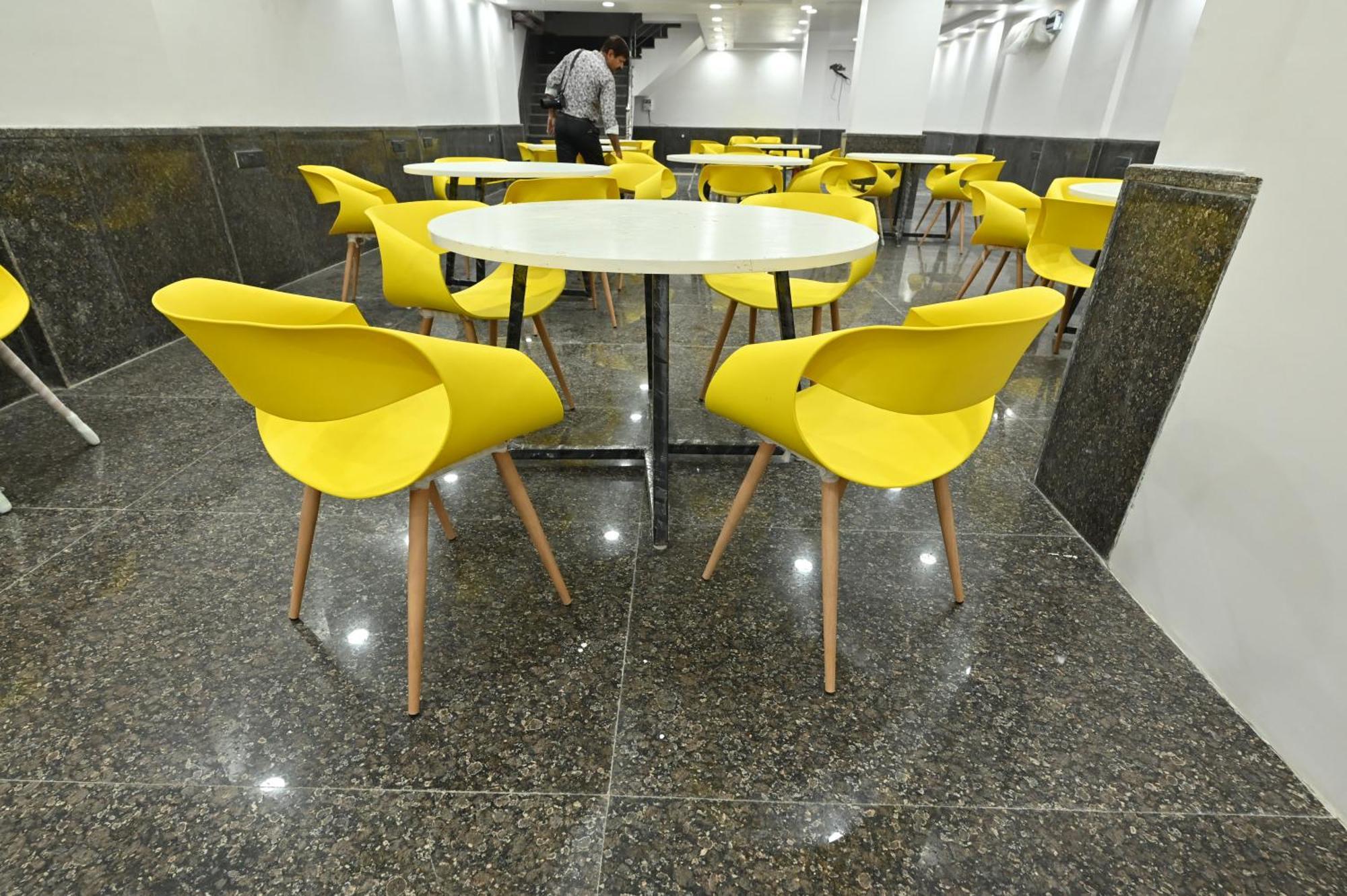 Hotel Down Town Paschim Vihar Делхи Екстериор снимка