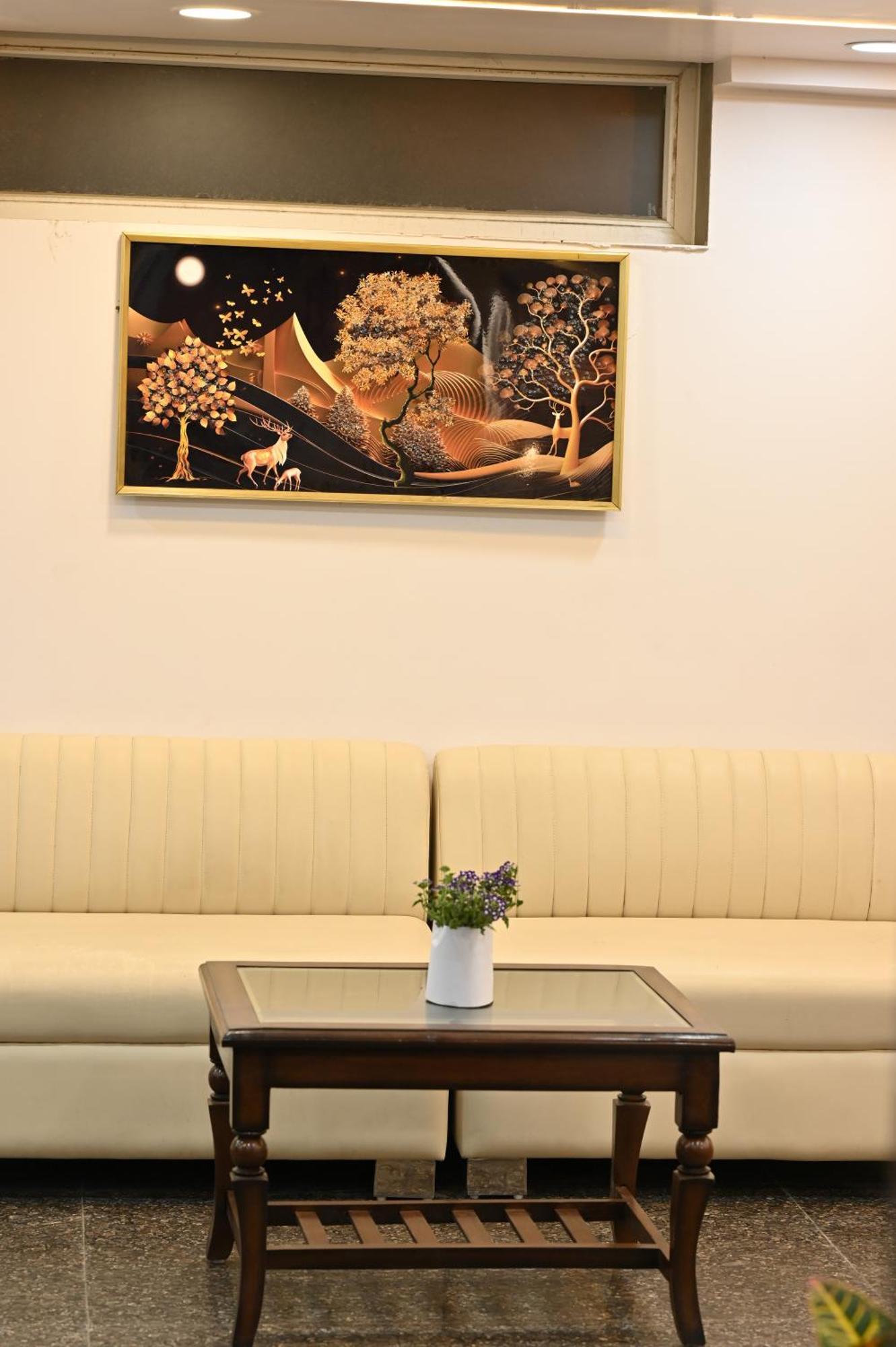 Hotel Down Town Paschim Vihar Делхи Екстериор снимка