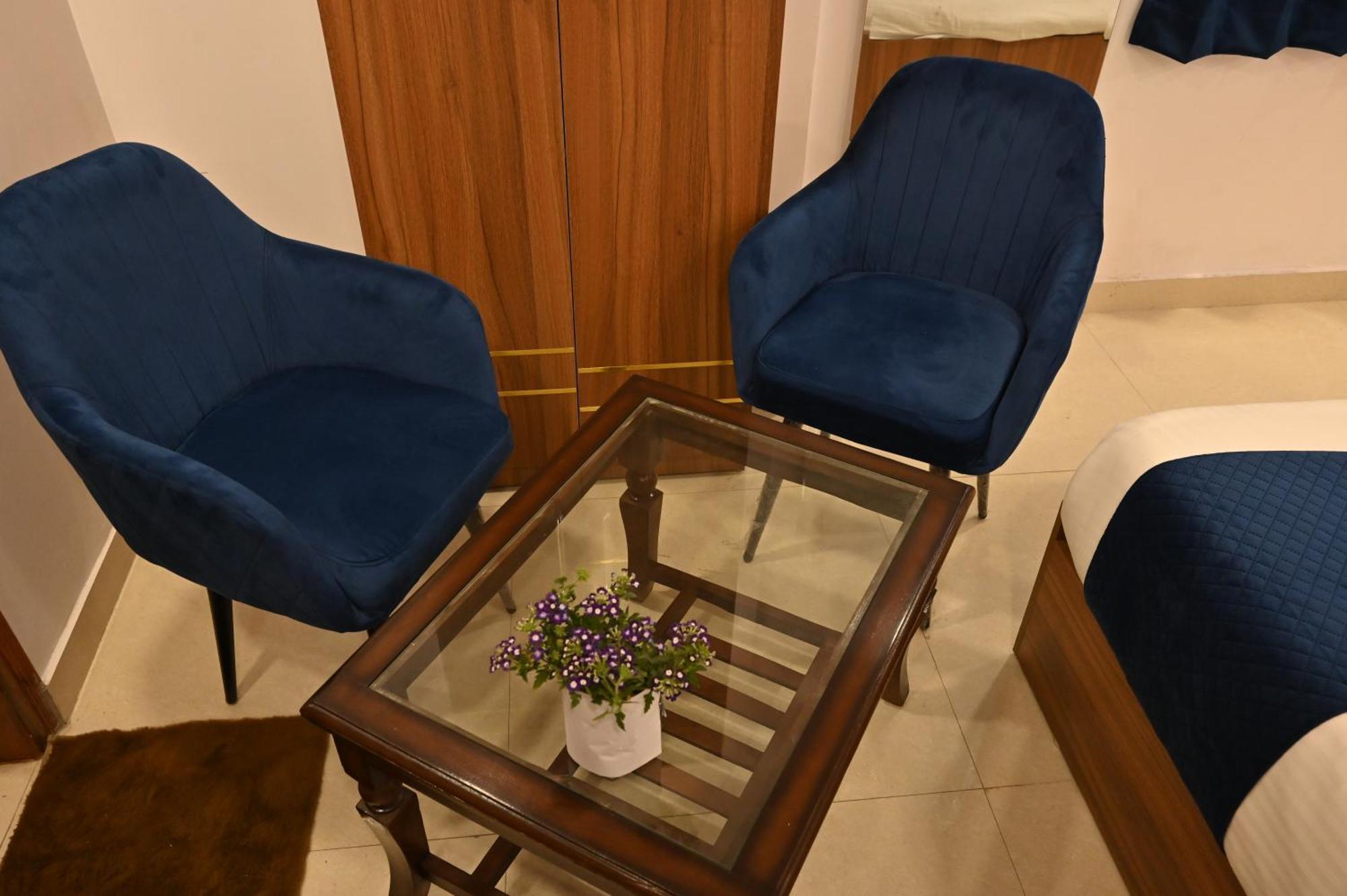 Hotel Down Town Paschim Vihar Делхи Екстериор снимка