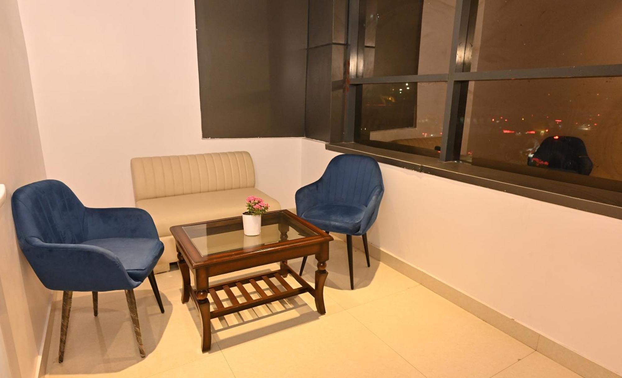 Hotel Down Town Paschim Vihar Делхи Екстериор снимка