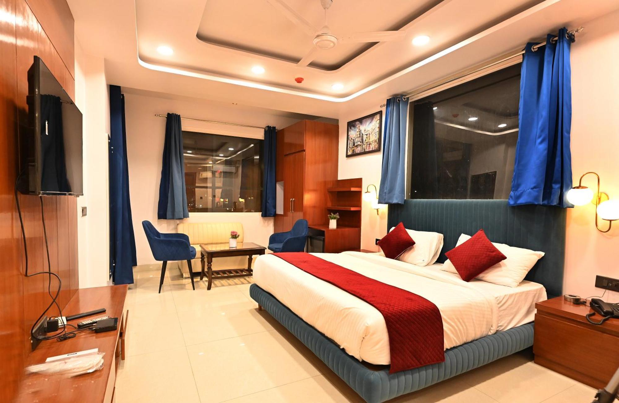 Hotel Down Town Paschim Vihar Делхи Екстериор снимка