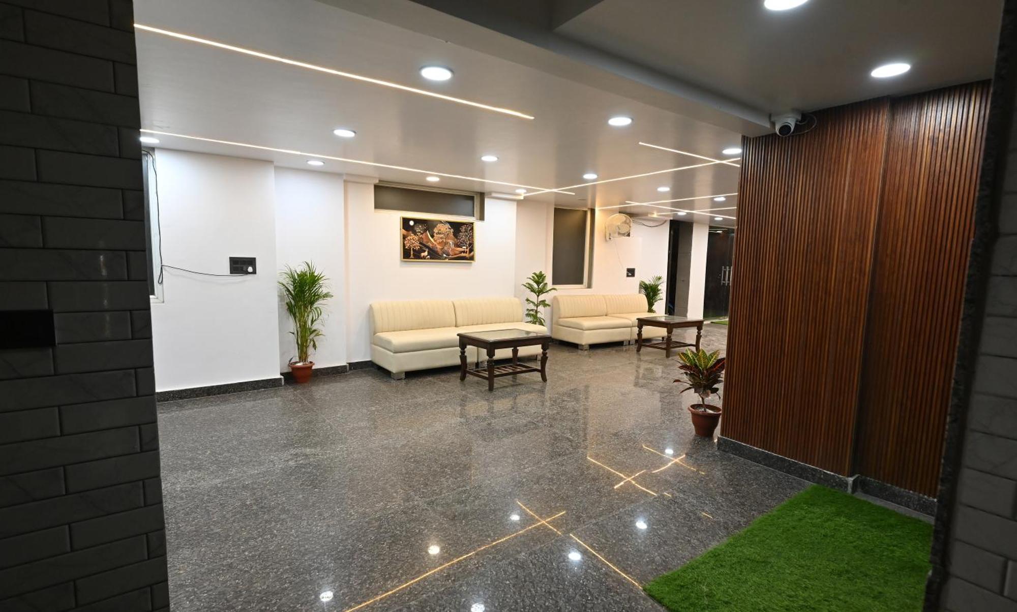 Hotel Down Town Paschim Vihar Делхи Екстериор снимка