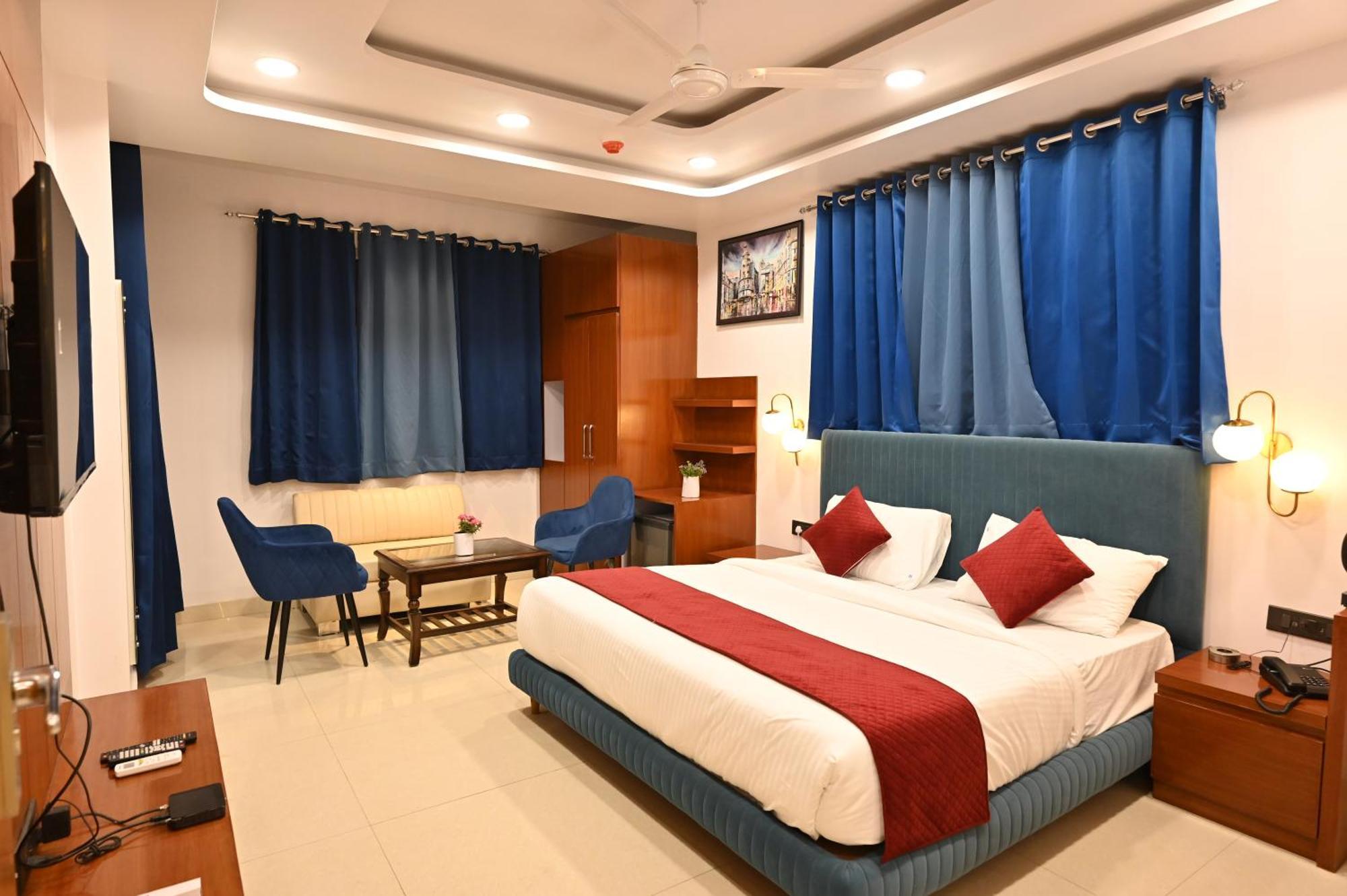 Hotel Down Town Paschim Vihar Делхи Екстериор снимка